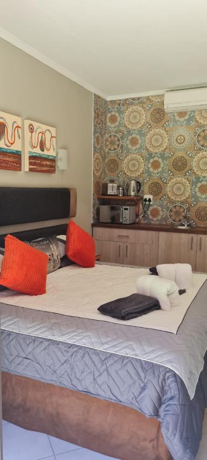 Best Overnight Modern & Private With King Size Bed Bloemfontein Eksteriør bilde