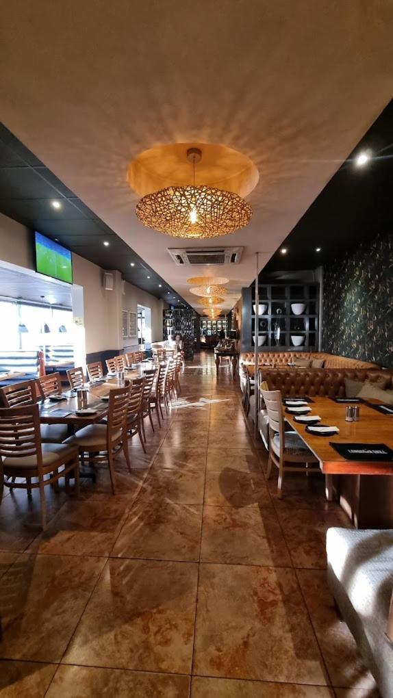 Best Overnight Modern & Private With King Size Bed Bloemfontein Eksteriør bilde